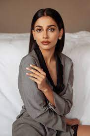 Confirmed ~ banita sandhu will opposite @varun_dvn in shoojit siracar's ' october '. Banita Sandhu On Twitter Hotel Room Series