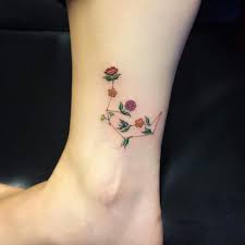 Resul odabas) this mini lotus flower. 20 Minimalistic Flower Tattoos For Women Tattooblend