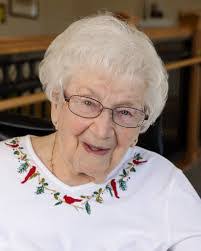 Genevieve Wallace's Instagram, Twitter & Facebook