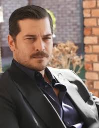 Mert Demir konserinden , Halil İbrahim ve Melisa Döngel 💘🌺 . . . . . . .  . . #mertdemir #melisadöngel #halilibrahimceyhan #keşfet #sun #summer  #fashionstyle #reels #magazine #instagood #instadaily #trending #video  #night