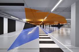 Herzstuck Farbiges Parkhaus In Utrecht Parkhaus Utrecht Und Tiefgarage