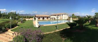 L'agriturismo tenuta vento di mare offre a tutti i suoi clienti l'opportunità di soggiornare in una delle dieci bellissime stanze, tutte provviste di ogni comfort e perfette per chi vuole godere del relax e della bellezza dei luoghi che circondano la struttura. Vista Della Piscina Della Tenuta Picture Of Agriturismo Tenuta Vento Di Mare Fondi Tripadvisor