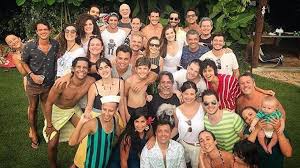 The serial written by claudia souto scored 23.6 points in greater são paulo and equaled the negative record of summer 90 (2019) on january 30, 2019. Elenco De Pega Pega Mostra Uniao Mesmo Apos Fim Da Novela