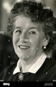 ENID BLYTON English childrens' writer at her Green Hedges home in  Beaconsfield in 1963 Stock Photo