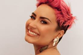 Her parents try desperately to help her live a normal life, without exposing their own tragic secrets. Mqopifdvz 6nim