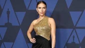 She began acting as a child, and her role in the movie the horse whisperer brought her critical acclaim at age 13. Scarlett Johansson Is A Complete Stunner In Shimmer And Metallics On The Red Carpet Pics Inside Hindustan Times