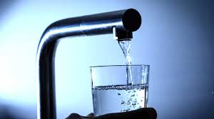 .in der schule nicht aus denselben wasserhähnen oder gefäßen trinken wie seine mitschüler. Darum Kannst Du Leitungswasser Jeden Tag Trinken Quarks De