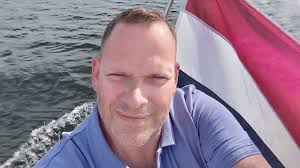 Peter (56) dook van plezierbootje en verdronk bijna: 'Vrienden hadden niks  door'