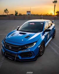 As such, it rings in at just $26,155, making it one of the cheapest sports Pin By Pawel Gossa On Civic Honda Cars Honda Civic Honda Civic Si