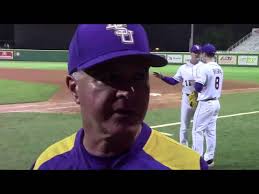 LSU had to play solid defense behind Jared Poche to get past Auburn, Paul  Mainieri says