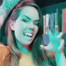 Ivy Curtis (@RedIvy16)