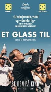 Og det er også press fra selve musikkbransjen. Kino Forde Et Glass Til Facebook