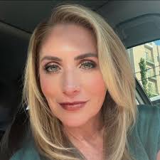 Happiest of birthdays to our own Angie Wade! We love you! You can find  Angie at our Bountiful branch!