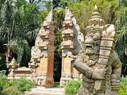 Built in 1870 by revered actor joseph jefferson, this charming mansion is the perfect place to spend exploring the grounds or celebrating your wedding. Rip Van Winkle Gardens At Jefferson Island Louisiana Travel