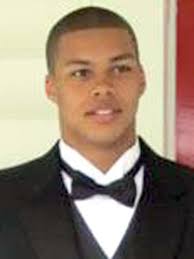 2 teens die in car wreck