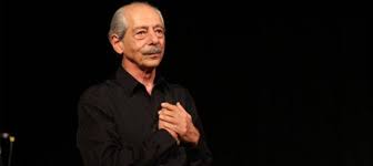 Ti̇yatro sanatçısı genco erkal, sosyal medya paylaşımları nedeniyle hakkında başlatılan cumhurbaşkanına hakaret soruşturması kapsamında savcılığa gelerek. Genco Erkal Kimdir Yeni Akit