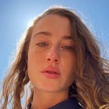 Taylor Blake's Instagram, Twitter & Facebook