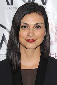For instance, dark brown hair gains the proper radiance with discreet colour highlights. 24 Dark Brown Hair Colors Celebrities With Dark Brown Hair