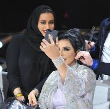 في سير الأحياء، يُزال المحتوى فوراً إذا كان بدون مصدر يدعمه أو إذا كان المصدر المُستشهد به مشكوكاً بأمره. Ø£Ø¬Ù…Ù„ Ø³ÙŠÙ„ÙÙŠ Ø§Ù„Ù…Ù„ÙƒØ© Ø£Ø­Ù„Ø§Ù… Ø¹Ù„Ù‰ Ø§Ù†Ø³ØªÙ‚Ø±Ø§Ù… Ù…Ø¬Ù„Ø© Ø§Ù„Ø¬Ù…ÙŠÙ„Ø©