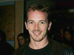 Home and away sweethearts shane parrish (dieter brummer) and angel brooks (melissa george) find a home in an episode from 1995. Wuashqszmhjvpm