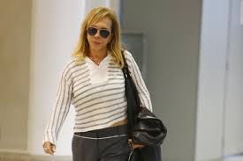 Arlete salles famous was born on june 17, 1942 in brazil. Arlete Salles Deixa Um Pedaco Da Barriga A Mostra Em Aeroporto Carioca Ofuxico