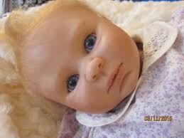 Penelope Lilly's Instagram, Twitter & Facebook