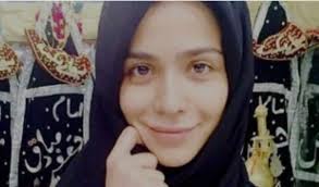 Lollywood Actress Appears in Hijab, Prays to Don it for Life