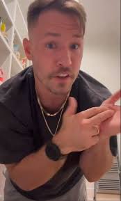 Will Compton warns, rails against Expedia for bungling vacation