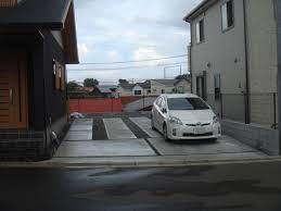 砂利を敷き詰めた車４台分駐車場 エクステリア 砂利 駐車場 ワンダーデバイス