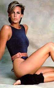 jamie lee curtis hot | Jamie lee, Jamie lee curtis, Jamie lee curtis young