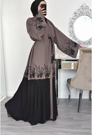 Salah satunya merupakan baju kebaya modern hijab 2020 yang sangat digemari para seseorang yang ingin tampil modis. Abaya Dubai Nidah Haut De Gamme Fete Desain Abaya Gaya Model Pakaian Jubah Wanita