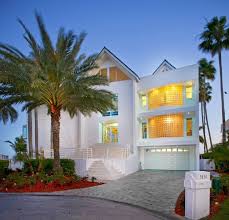 St Pete Beach House Rental Front Of House Located On The End Of Culdesac On The Point Of Boca Ciega Bay Real Estate Rentals House Rental Beach House Decor