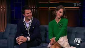 Илья маланин, данила козловский, елена оболенская, ангелина стречина, владимир афанасьев (ii), ольга зуева, андрей амшинский, эдгар. Danila Kozlovskij I Olya Zueva Vechernij Urgant 04 10 2018 Youtube