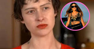 Karina Koch's Instagram, Twitter & Facebook