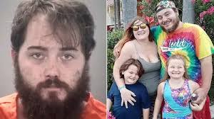 Texas drunk driver Juan Carlos Morgan Munoz called 911 before being caught  with human arm in seat