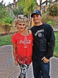 Als heimwerker kann man viele teile seines karnevalskostüms selber machen. Jack Daniels Coke Kostum Selber Machen Maskerix De Kostume Selber Machen Kostume Fur Paarchen Paar Kostume