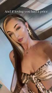 Chloe Roberson (@chloejoyyce)