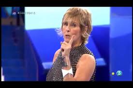 Gala 13 De Gran Hermano15 La Presentadora Mercedes Mila Con Pulseras De La Coleccion Cattiva De Inmaculada Vergara Peinados Inmaculada Mercedes