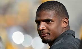 Las vegas raiders defensive end carl nassib celebrates after the las vegas raiders hold on to defeat. Nfl Trailblazer Michael Sam Thanks Carl Nassib For Owning Truth And Coming Out Lgbt Rights The Guardian