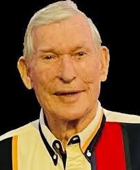 Lee Teal's Instagram, Twitter & Facebook