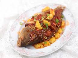 Parrot fish (molmol in some parts of the philippines) is the perfect fish for the recipe because of its flaky texture. Fried Whole Fish With Chili Pineapple Sauce