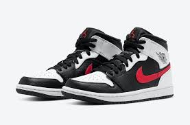 The jordan 1 high light smoke grey is composed of a white leather upper with grey suede overlays and a red leather ankle panel. Air Jordan 1 Mid Black Chile Red White 554724 075 Release Date Sbd