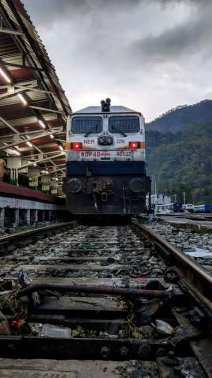 5 Oldest Trains In India