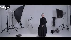 Lama tak muncul, ini 7 potret terbaru nissa sabyan yang jadi sorotan. Nissa Sabyan Rilis Video Klip Terbaru Sapu Jagat Serba Hitam Terselip Kata Khilaf Tribun Jateng