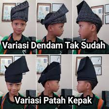 Tanjak, tengkolok atau destar merupakan penutup kepala tradisional lelaki melayu yang berkait rapat dengan istana, kepahlawanan atau sinonim dengan adat istiadat bangsa melayu. Kereta Mayat Saya Nak Beli Tanjak