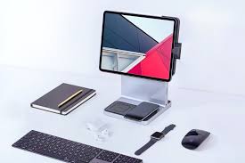 Kensington S Ipad Dock Turns Your Tablet Into An Imac And Wirelessly Charges Your Iphone Too Yanko Design In 2021 Imac Iphone Ipad