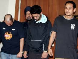 Pelaksanaan eksekusi pidana mati dilakukan dengan hukuman gantung sebagaimana diatur dalam pasal 10 kuhp. Pelakon Aidil Aziz Terlepas Hukuman Gantung Sampai Mati Entertainment Rojak Daily