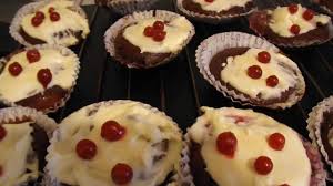 An afternoon with coffee and cake, a glass of sparkling wine and feros care popcorn before the screening of the delightful comedy grandparenting 101. Koffein Im Club Mate Kuchen Kuchen Eskalation Vlog Youtube