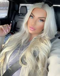 Dana Rock's Instagram, Twitter & Facebook