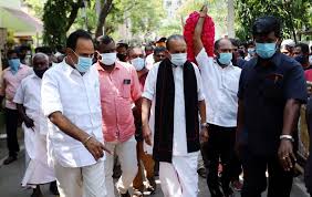 He passed away at 4.35am, a medical bulletin from the hospital said. Byeuibi4am7afm